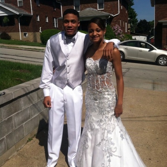 Prom Gown - Picture 2 of 3